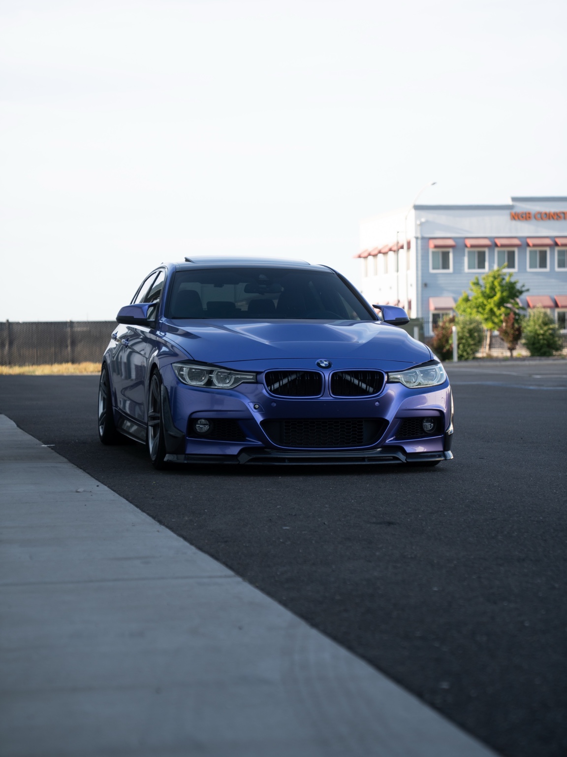 BMW 340i belonging to @tonedowned_340i