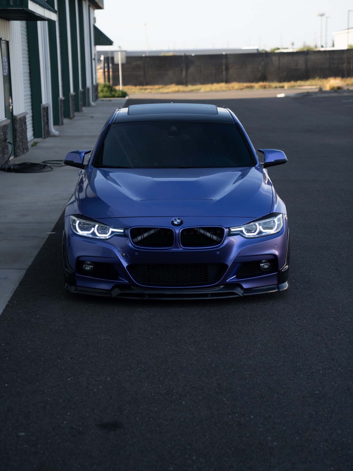 BMW 340i belonging to @tonedowned_340i